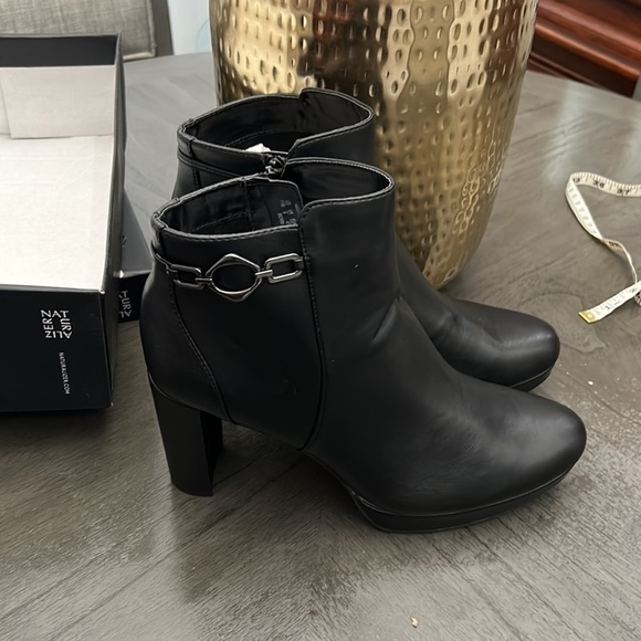 Naturalizer Berri Bootie (WIDE) - Picture 5 of 13